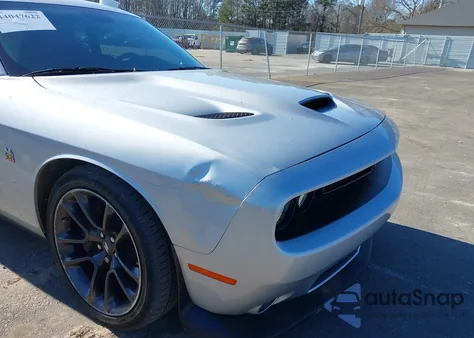 2022 Dodge Challenger R/T Scat Pack z USA, uszkodzony, nr VIN 2C3CDZFJ7NH260778